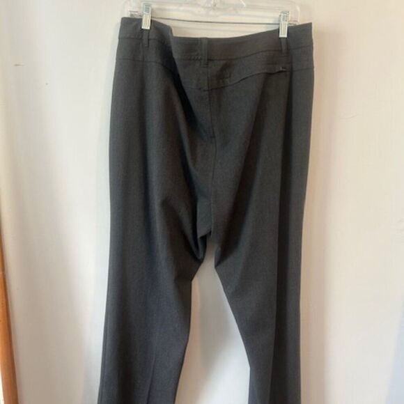 Eddie Bauer Gray 3 pocket straight leg trousers, size 18T - Picture 2 of 4